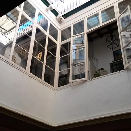 Manolo 招待所 *